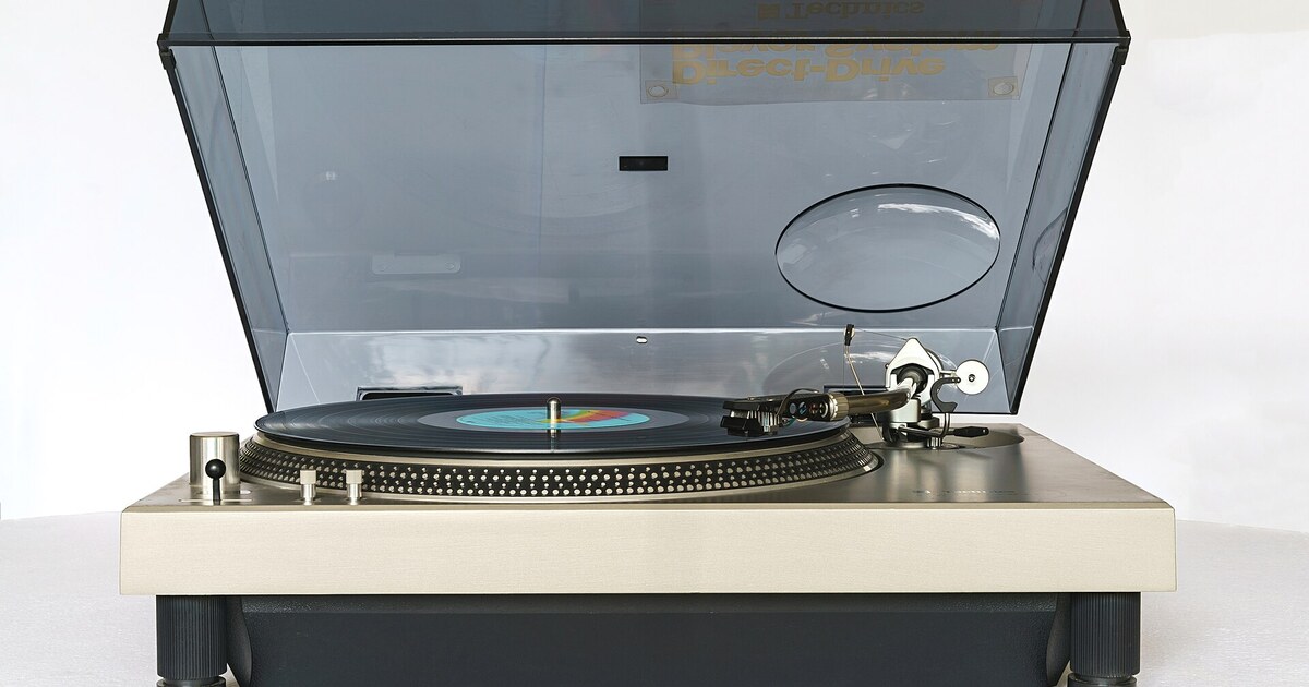 Best Vintage Turntable Brands: Thorens, Technics, Rega & More