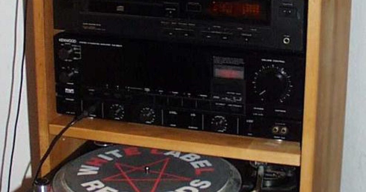 Vintage HiFi Market 2026: Growth, Demographics, and What Collectors Buy